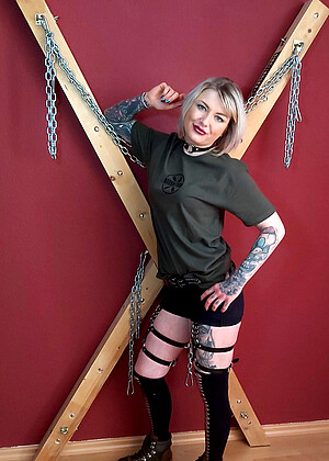 free sex pornphoto 14 Roxxxi Manson sall-tattoo-18ivy boundstudio