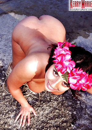 free sex photo 12 Kerry Marie nakatphoto-outdoor-vip bustykerrymarie