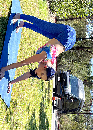 free sex photo 6 Eve Marlowe scarlett-yoga-pants-electric-chair cherrypimps