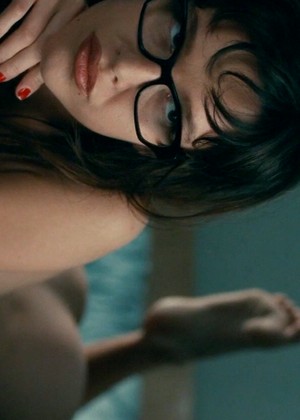 free sex pornphoto 7 Paz De La Huerta bedsex-glasses-eimj-cam cinemacult