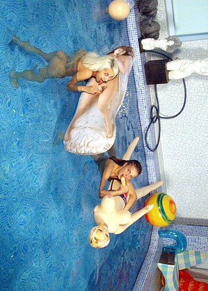 free sex photo 21 Safi A Salma hdvedios-pool-sexpicture clubseventeen
