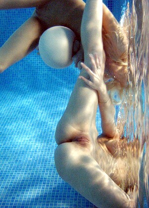 free sex pornphoto 3 Safi A Salma hdvedios-pool-sexpicture clubseventeen