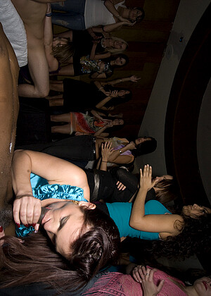 free sex photo 2 Dancingbear Model ava-oiled-bang dancingbear