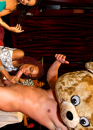 free sex pornphoto 12 Dancingbear Model full-panties-bangkok-oiledboob dancingbear