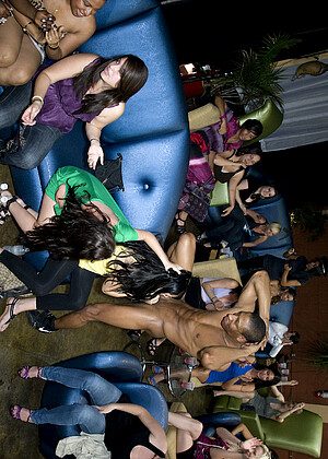free sex pornphoto 17 Dancingbear Model garage-blowjob-pussu dancingbear