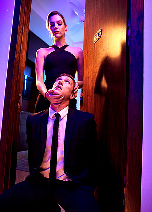free sex photo 16 Kenna James Oliver Flynn jitule-bondage-lucy deeper