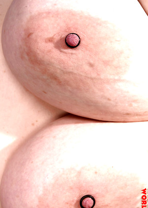 free sex pornphoto 12 Desirae bizzari-nipples-fabsluts desiraesworld