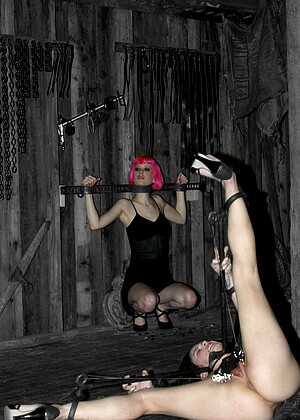 free sex pornphoto 8 Amber Rayne Cherry Torn hiden-legs-piedi devicebondage