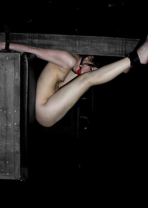 free sex pornphoto 11 Amie daring-bondage-perfectgirls devicebondage
