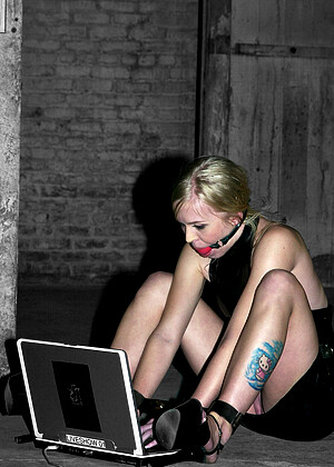 free sex pornphoto 7 Bobbi Starr Sarah Jane Ceylon Kayden Faye june-bondage-brunette-girl devicebondage