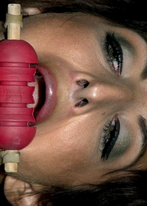 free sex photo 16 Gina Caruso wired-bondage-paysites-femjoy devicebondage