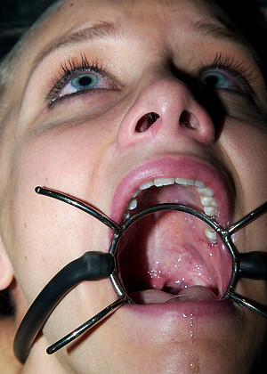 free sex photo 16 Leah Wilde hotxxx-bondage-virtual-reality devicebondage