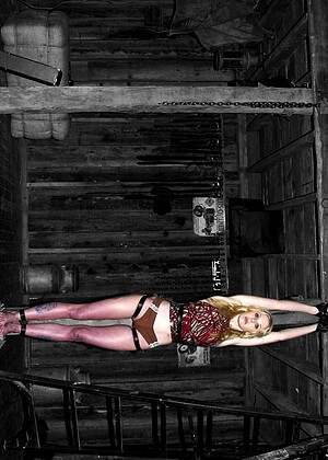 free sex photo 8 Princess Donna Dolore Sarah Jane Ceylon squirts-blonde-over devicebondage