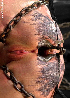 free sex photo 2 Siouxsie Q allover-bdsm-smil devicebondage