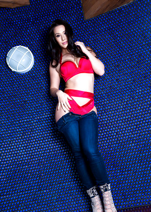 Digitalplayground Digitalplayground Model Masterbating Jeans Pussy