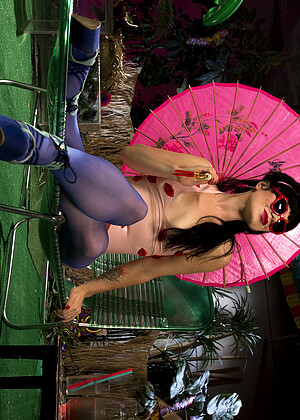 free sex photo 11 Rob Yaeger Siouxsie Q bbboobs-bondage-porno-sex divinebitches