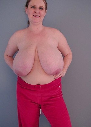 Divinebreasts Divinebreasts Model Tweet Chubby Sd Videos