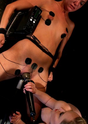 free sex photo 16 Aiden Starr Bobbi Starr Isis Love Cassandra Nix double-latina-astrud electrosluts