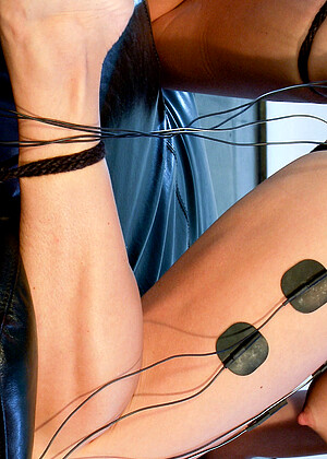 free sex pornphoto 9 Aiden Starr Maia Davis assworld-pussy-classy electrosluts