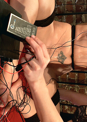 free sex photo 13 Bobbi Starr Brooklyn Lee planet-lesbian-foto-model electrosluts