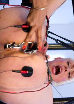 free sex pornphotos Electrosluts Isis Love Lorelei Lee Beshine Blonde Hermaphrodite