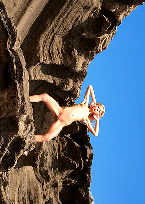 free sex pornphoto 16 Judit housewife-blonde-breeze eroticbeauty