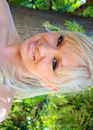 free sex photo 7 Lea Lexus videome-blonde-juggs evilangel