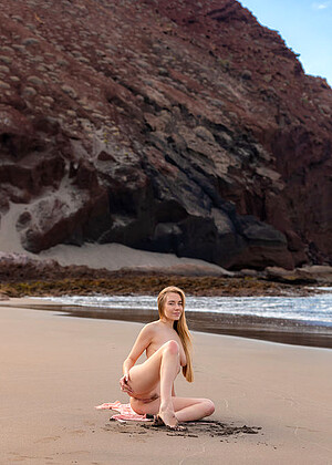 free sex pornphoto 8 Femjoy Model naked-clothed-picturehunter femjoy