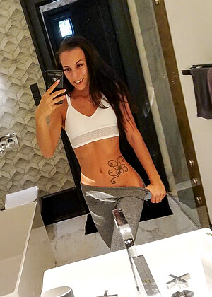 free sex photo 9 Cayenne Hot lowquality-mirror-selfie-pic-xxx fit18