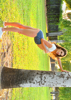 free sex photo 11 Mia Taylor imej-jean-shorts-fota ftvmilfs