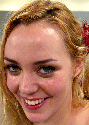 free sex pornphoto 5 Annette Schwarz oildup-blonde-sex-pichar fuckingmachines