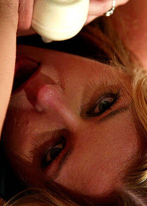 free sex pornphoto 9 Avi Scott Kylie Wilde regular-pussy-porn-oildup fuckingmachines