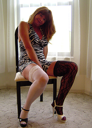free sex photo 11 Dee Delmar fantasy-mature-romance gangbangdee