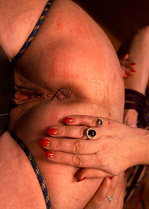 free sex pornphoto 13 Cleo Dubois Slave Dove sexporn-bondage-nubile hogtied