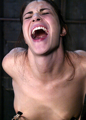 free sex pornphoto 14 Faith Leon worship-brunette-stud hogtied