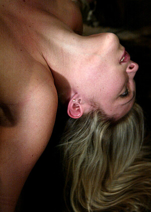 free sex pornphoto 21 Harmony cortknee-bondage-brielle hogtied