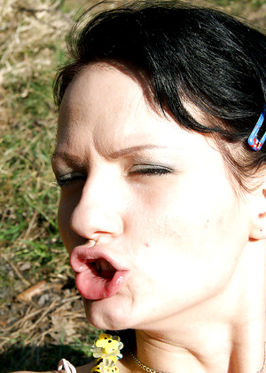 Holeyfuck Zanetta Katie B Bra Schoolgirl Licking