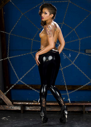 free sex pornphoto 16 Skin Diamond Bonnie Rotten wenona-high-heels-girl-jail hotandmean