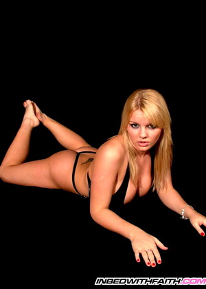 free sex pornphotos Inbedwithfaith Faith Exposed Jizz Blonde Big Tist