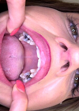 free sex photo 7 Insidemymouth Model four-close-up-wwwsexhdpicsmobile insidemymouth