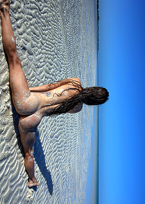 free sex pornphoto 1 Irene Rouse island-beach-blows irenerouse