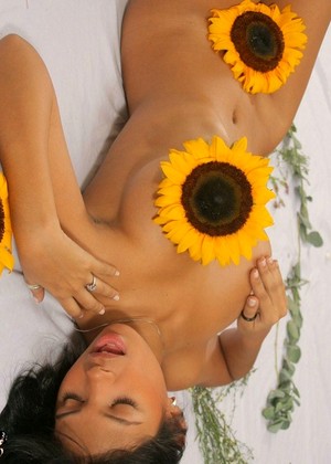 free sex pornphoto 9 Karla Spice evilynfierce-posing-tub karlaspice