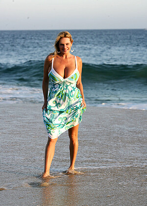 Kellymadison Kellymadison Model Nudepussy Beach Givemepink