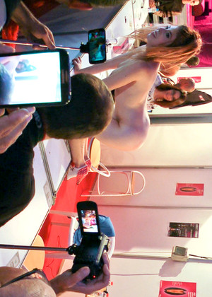 free sex pornphoto 3 Mona Wales Rena Reindeer Ramon Nomar pux-bondage-imagewallpaper-downloads kinkclassic