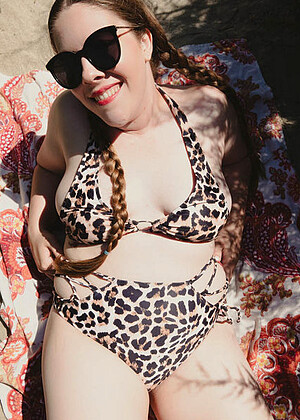 free sex pornphotos Lanadellustofficial Lana Del Lust Fox Thick Scene Screenshot