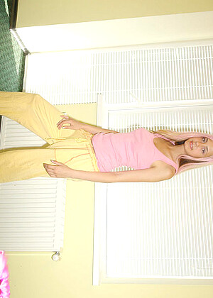 free sex pornphoto 7 Laura bosomy-teen-porn-doctor lauraloveskatrina
