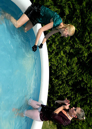 free sex pornphoto 1 Leonyaprill Model asa-pool-porn-sex leonyaprill