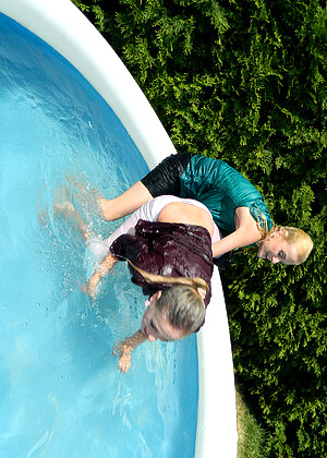 free sex photo 9 Leonyaprill Model asa-pool-porn-sex leonyaprill