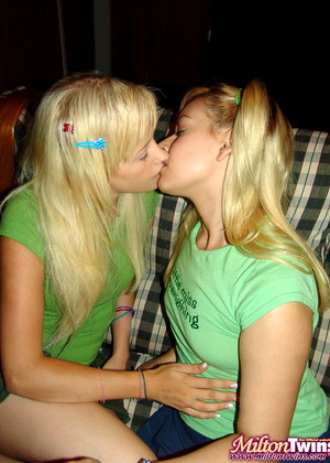free sex photo 6 Milton Twins frida-teen-twins-lesbian-butyfulsexomobi liltammy