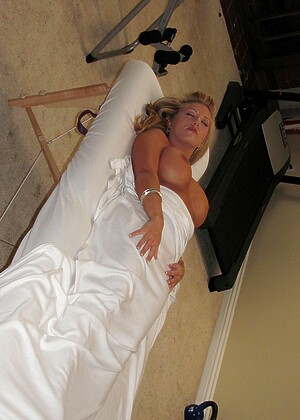 free sex photo 8 Heather Summers eronata-undressing-hero massagecreep